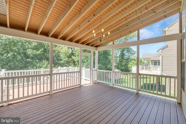 Building Photo - 8008 Hubble Dr