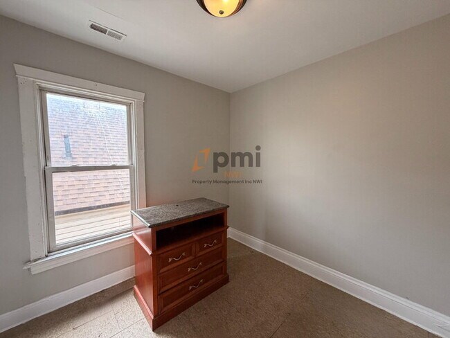 Building Photo - 3910 Catalpa St