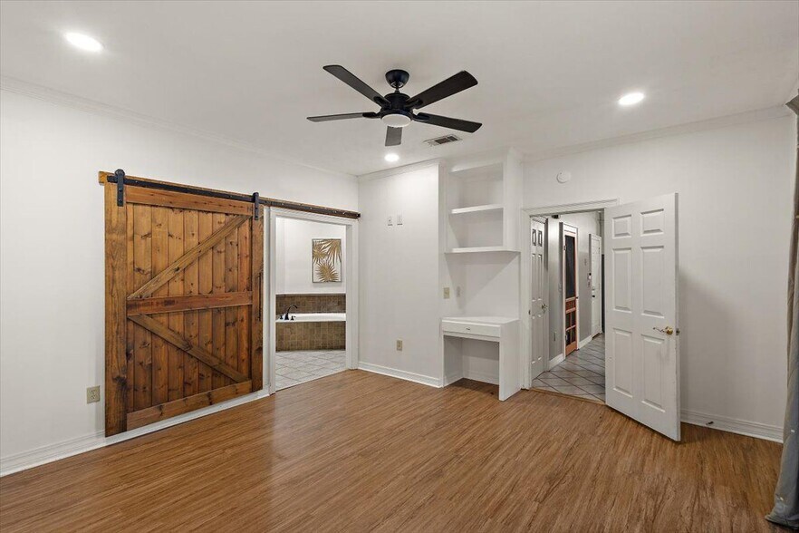 Building Photo - 423 Woodlands Cir