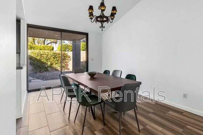 Building Photo - 2842 Sundance Cir W