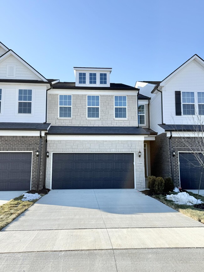 Building Photo - 5586 E Spaniel Dr