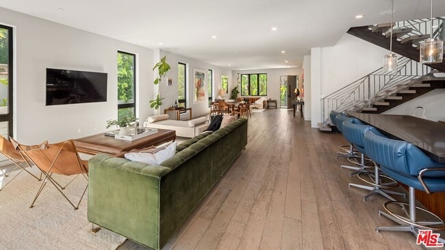 Building Photo - 1724 N Sierra Bonita Ave