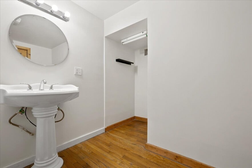 Building Photo - 325 Lafayette St