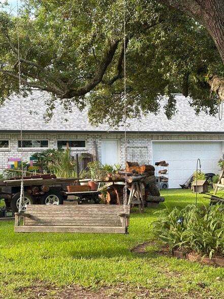 Side yard - 741 Newman Ave