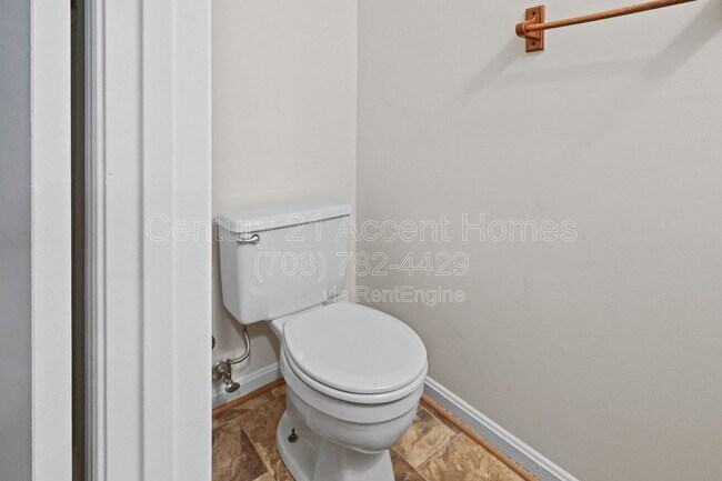 Building Photo - 6719 Sunset Woods Ct