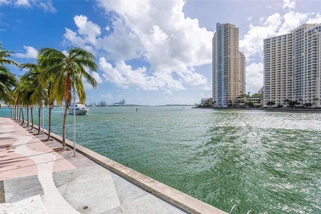 Building Photo - 335 S Biscayne Blvd