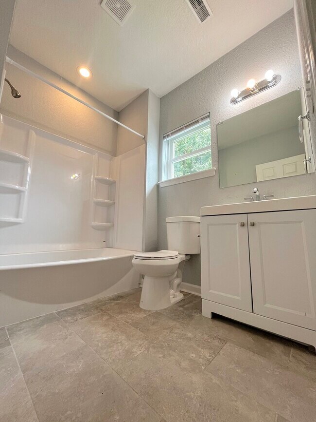 Building Photo - COME MEET YOUR NEW HOME! BRAND NEW & UPDATED!