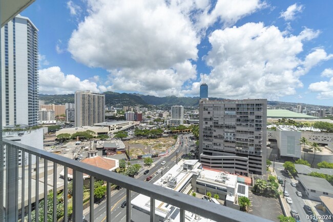 Building Photo - 2 BD/1.5 BA Fully Furnished Condo in Sunse...