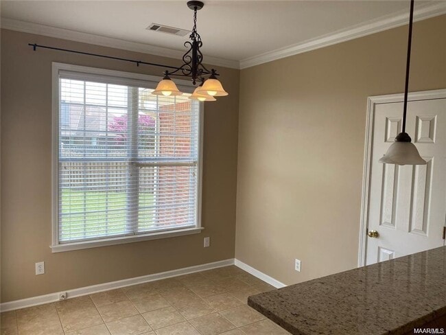 Building Photo - 4/3 in Deer Creek!