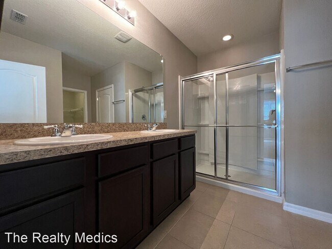 Building Photo - 4 br, 2 bath House - 1665 Laurel Oaks Dr