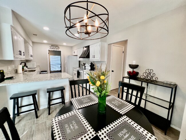 Primary Photo - 550 Westoak