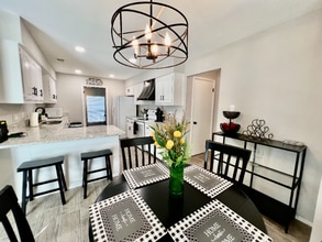 Building Photo - 550 Westoak