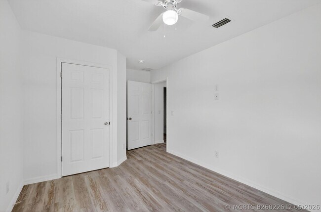 Building Photo - 2206 S 34th St
