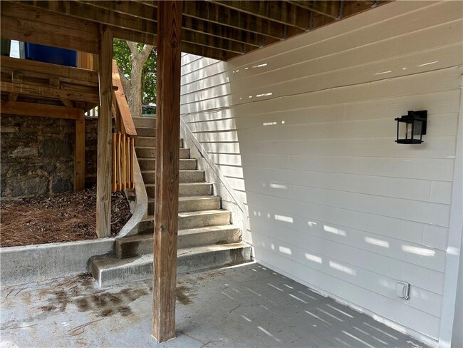 Building Photo - 559 Angier Ave NE