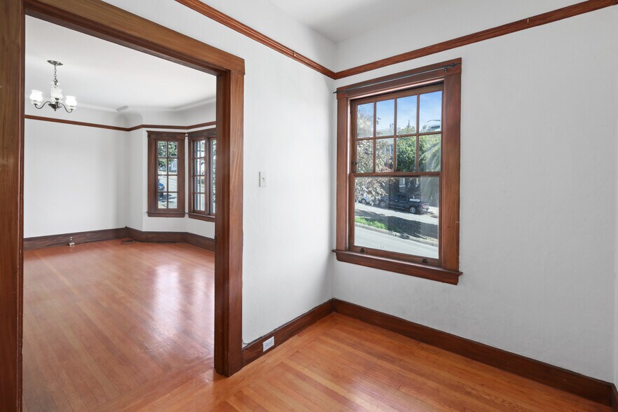 office/den - 832 Dolores St