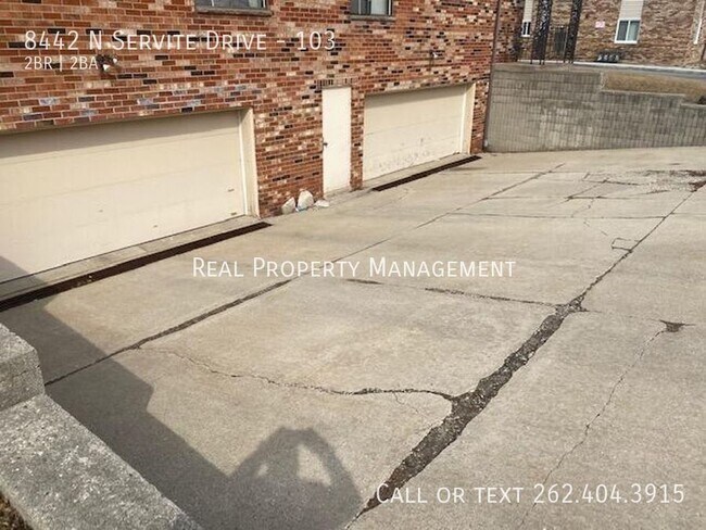 Building Photo - 8442 N Servite Dr