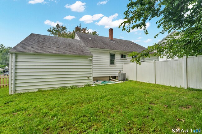 Building Photo - 216 Country Rd