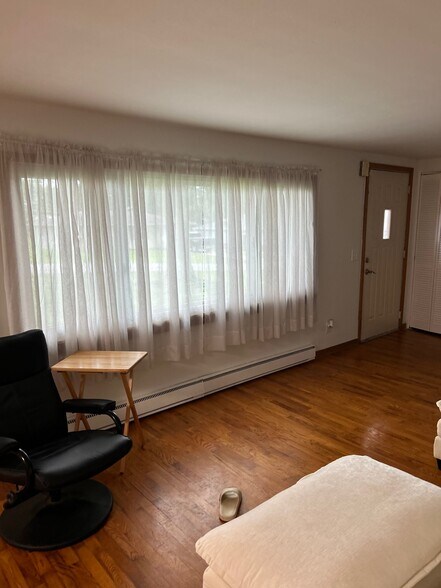 Building Photo - 1802 Wayside Dr