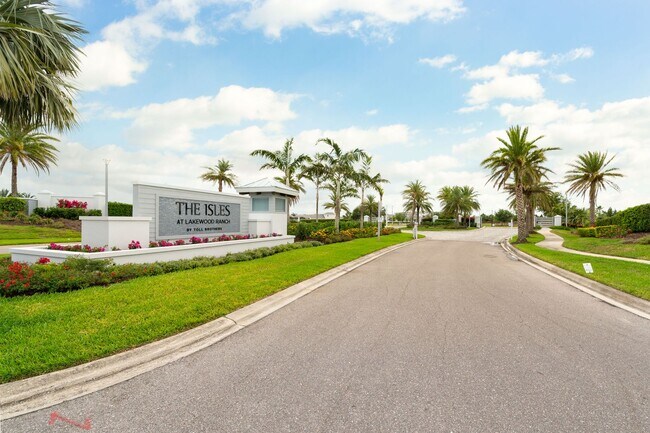 Building Photo - Exquisite 3-Bed 3.5-Bath Home in Prestigio...