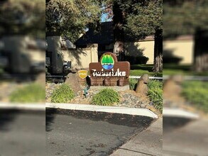 Building Photo - Coming Soon! 2 Bedroom Condo in Gated Community!