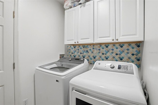 Building Photo - 10608 Laxton St