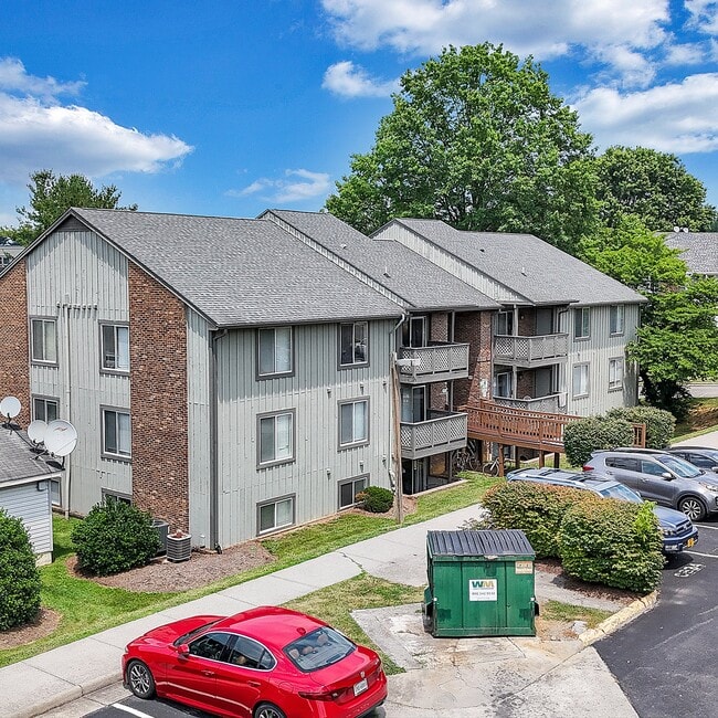 Building Photo - 802 Claytor Square