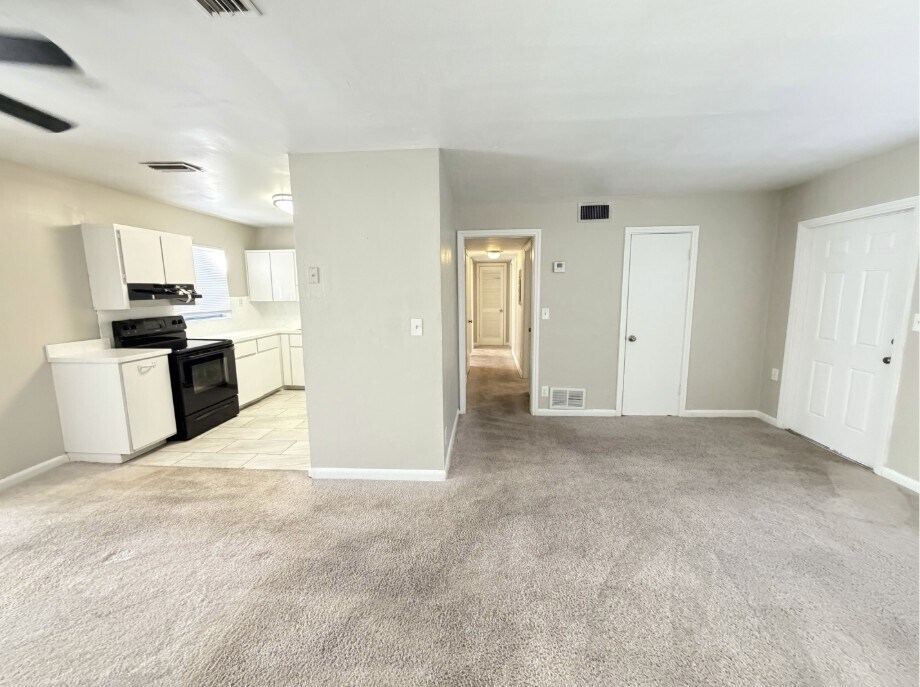 Building Photo - 10252 Haverford Rd