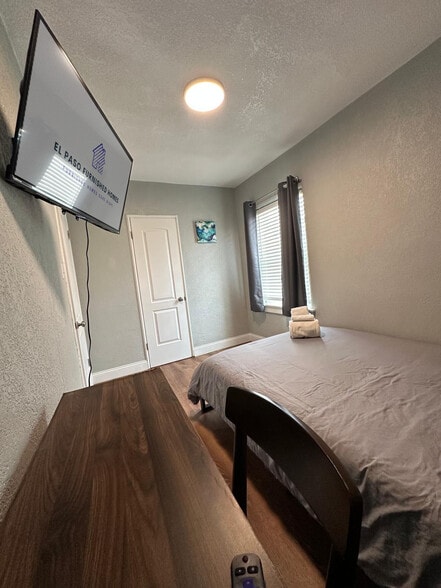 Bedroom - 3831 Monroe Ave