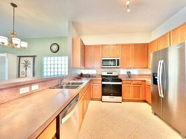 Building Photo - 137 Canterbury Pl