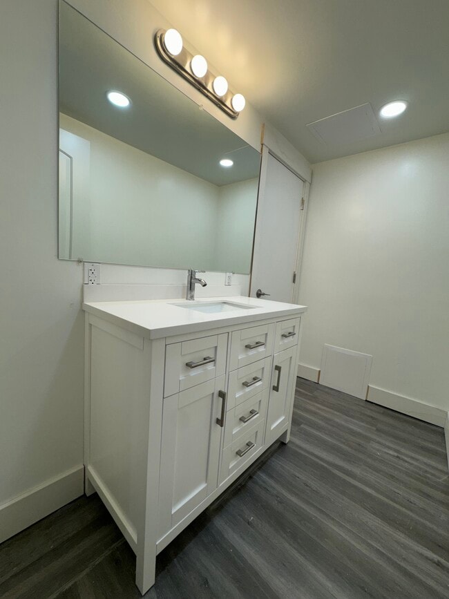 Building Photo - 583 N 150 W