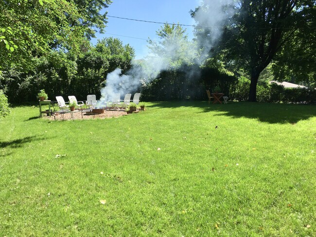 Huge yard. - 5733 Glen Moor Cir