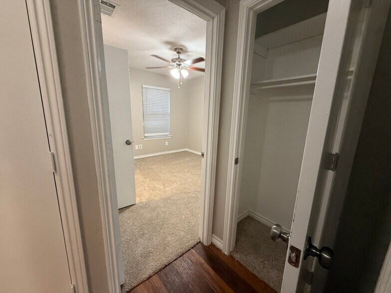 Building Photo - 2018 Auburn Dr