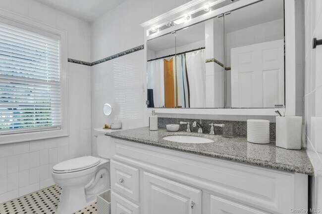 Building Photo - 32 Katherine St