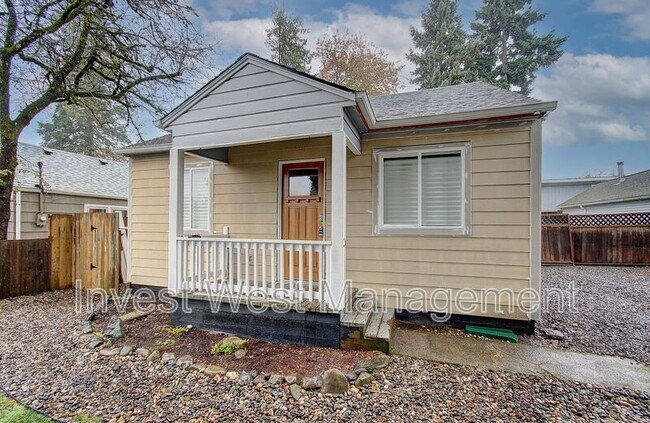 Building Photo - 2306 E 27th St