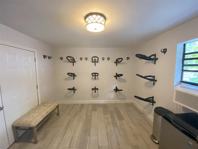 Building Photo - 2315 Deer Run Blvd