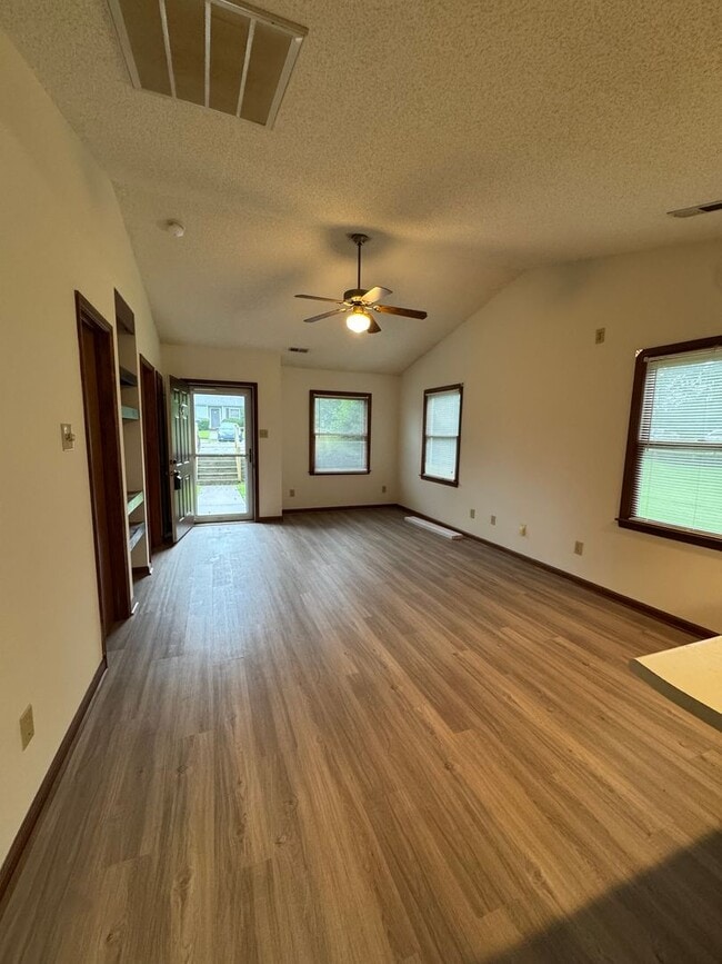 Building Photo - 104 Peninsula Pl Ln