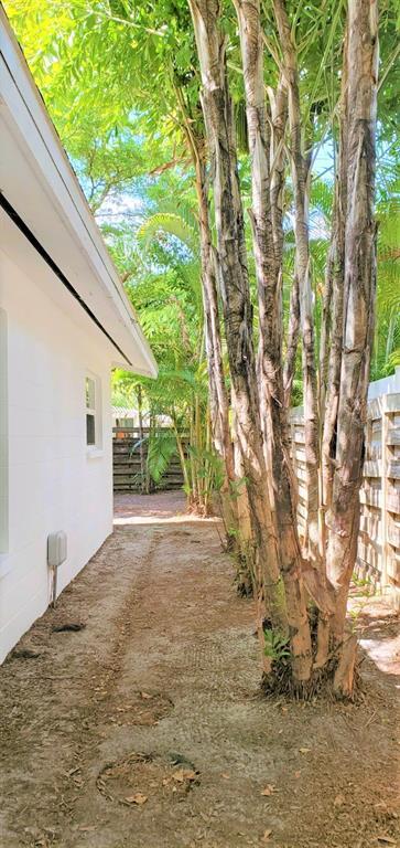 Building Photo - 2541 Floyd St