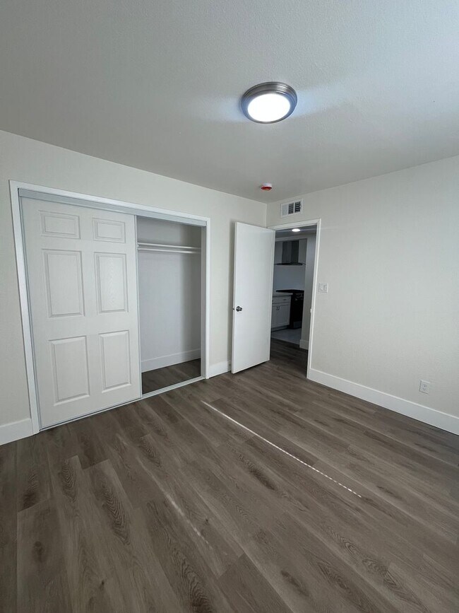 Building Photo - Brand new remodel unit! Must see