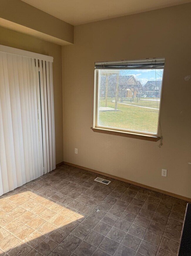 Building Photo - 3041 W Acarrera Ln