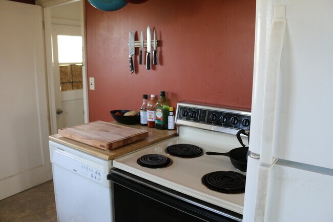 Building Photo - 414 S 12th Ave