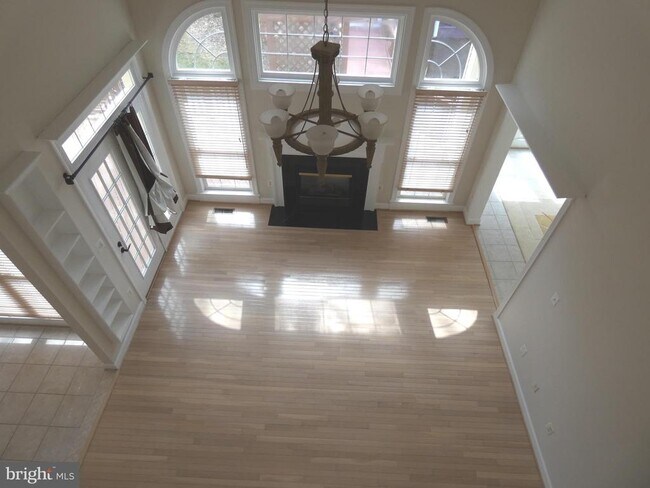 Building Photo - 6422 Lake Meadow Dr