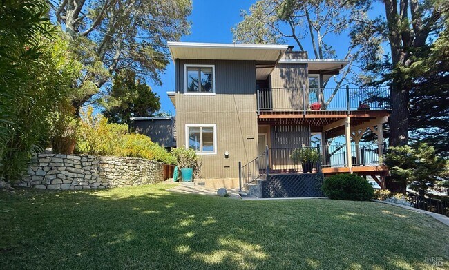 Building Photo - 201 Cleveland Ct