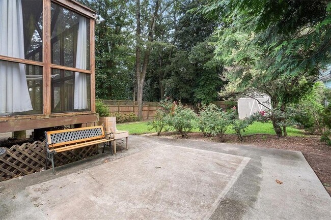 Building Photo - 259 Spence Ave SE