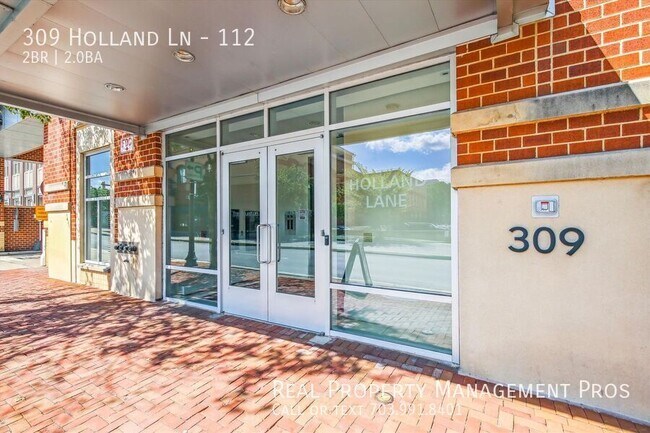 Building Photo - 309 Holland Ln