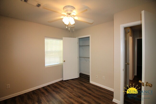 Building Photo - Great 3 Bedroom Home Near Hurlburt Field!