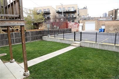 Building Photo - 3821 N Lakewood Ave