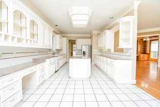 Building Photo - 4813 Holly St