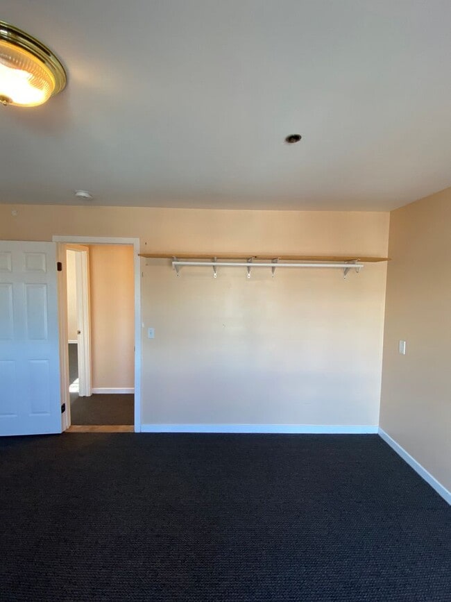 Building Photo - 6736 Sueno Rd