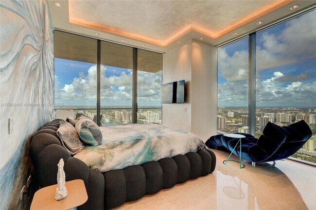 Building Photo - 18501 Collins Ave