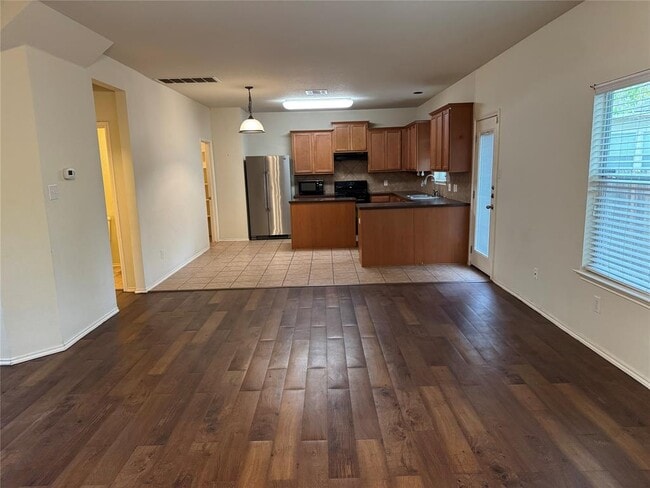 Building Photo - 2053 Rachel Ln